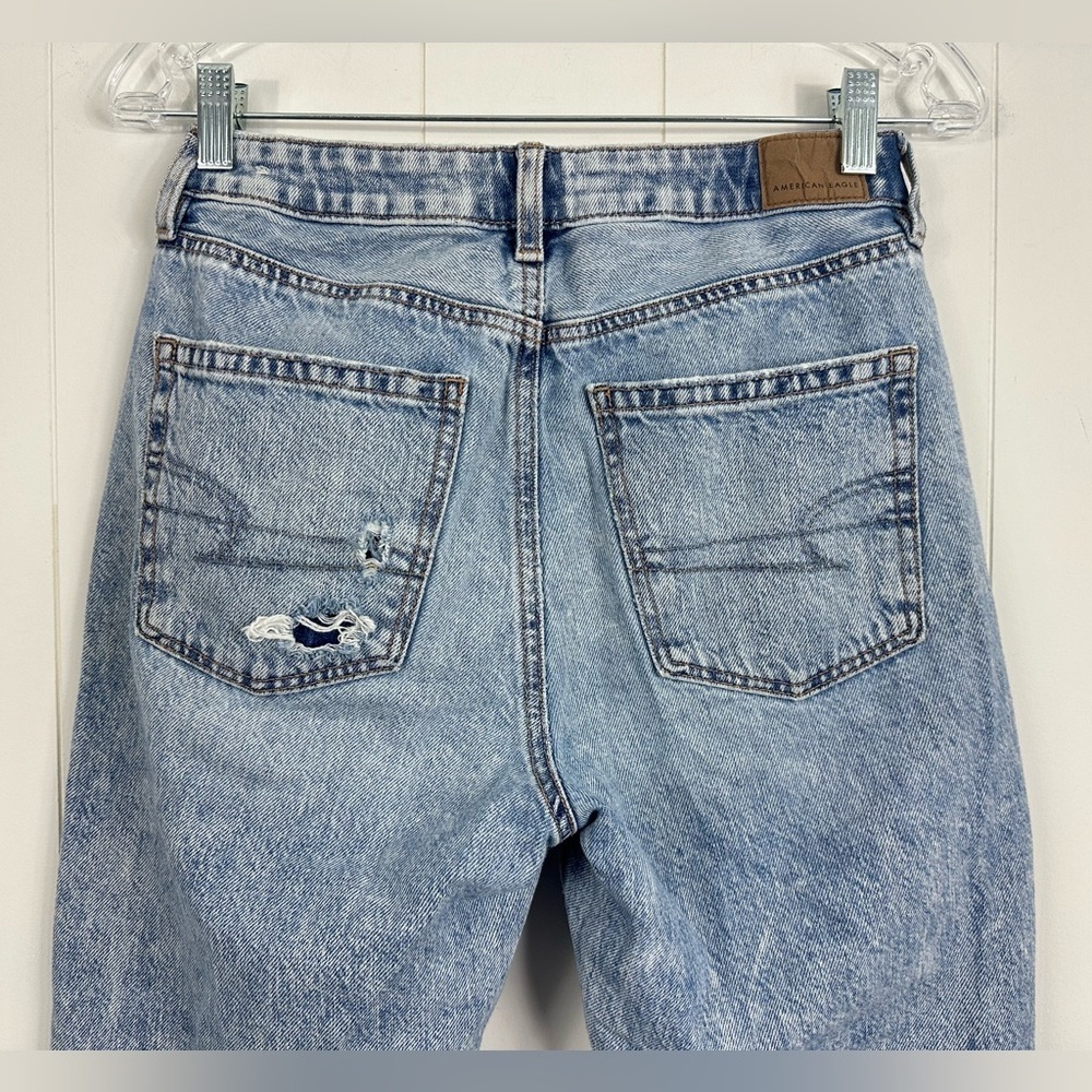 American Eagle Mom Straight Jean Womens Size 4 Destroyed Light Wash Denim - Picture 12 of 14